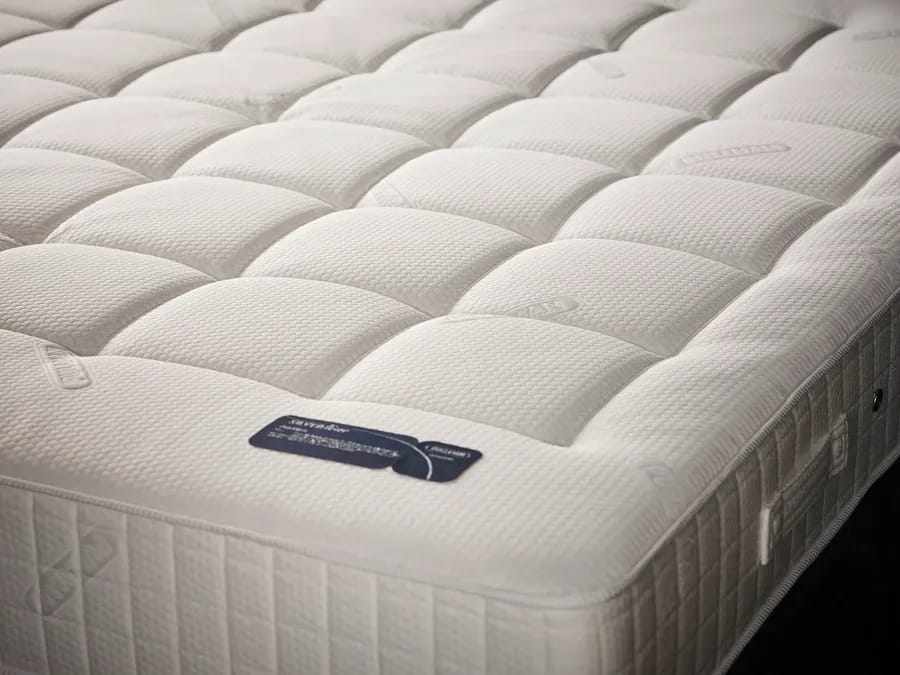 Matras met gewatteerde tijk