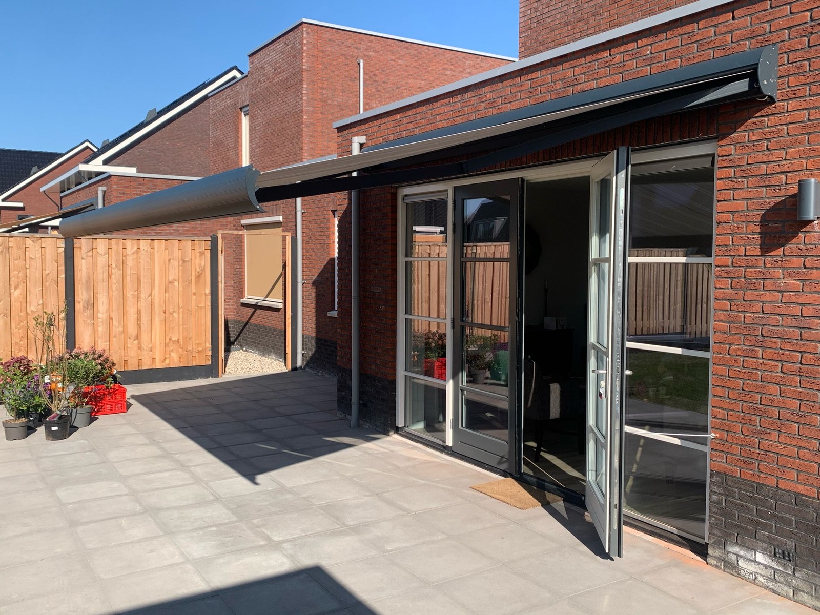Knikarmscherm geplaatst – foto 1