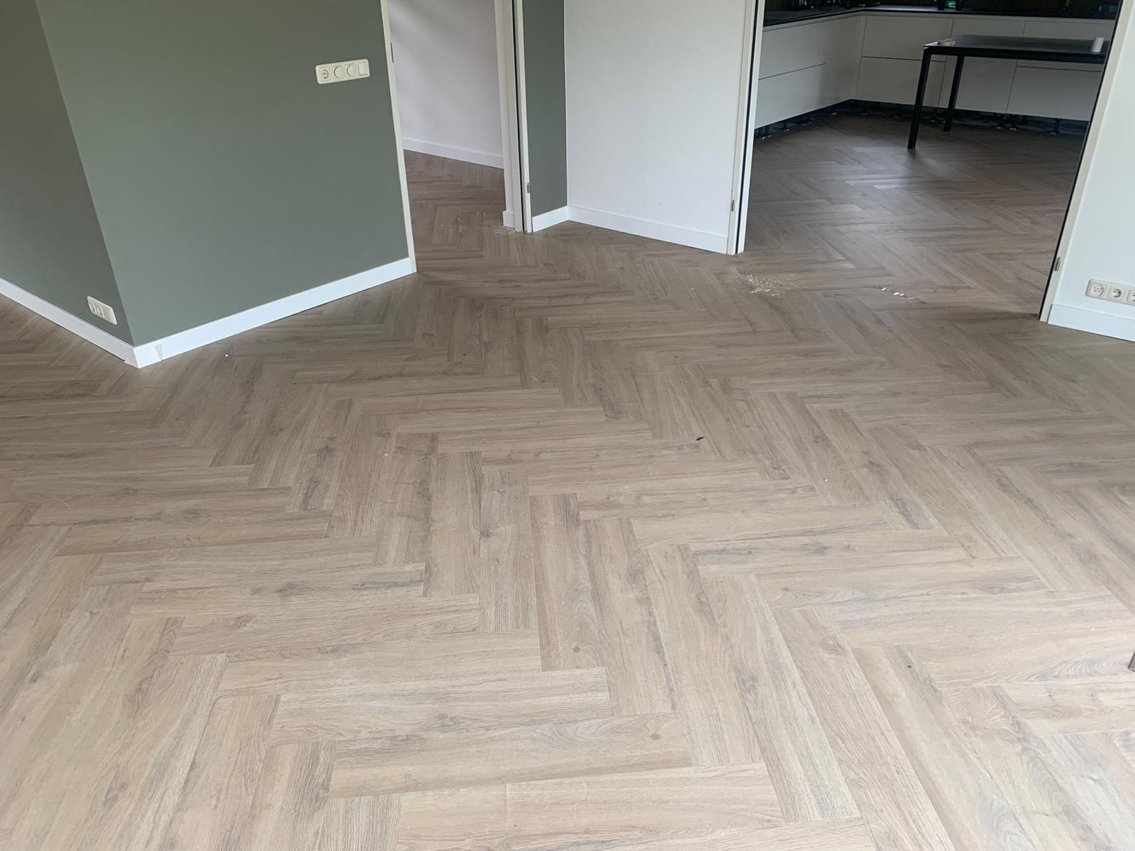 Visgraatvloer op de benedenverdieping – foto 1